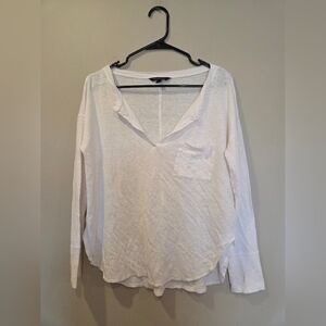 BANANA REPUBLIC Lightweight White V-Neck Long Sleeve Top